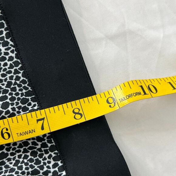 Nike Dri-Fit Black White Leopard Print Crop Running Leggings M Pants - Picture 10 of 11